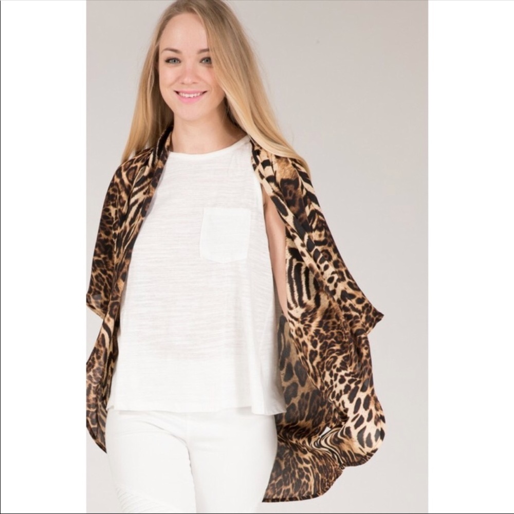 Leopard Print Shrug - Picture 2 of 4